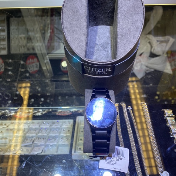 Watch - Picture 4 of 4